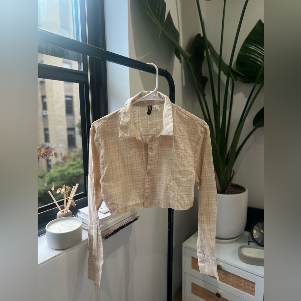 NWOT Neutral Fall button up collared long sleeve plaid crop top